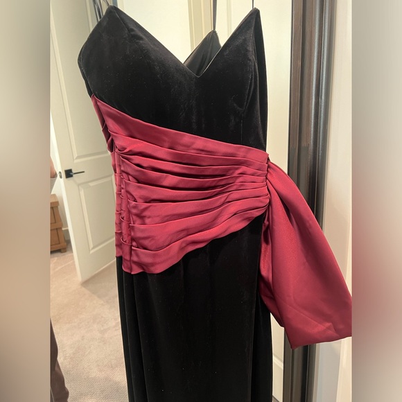 MacDuggal Two-Tone Draped Velvet Trumpet Gown - Picture 7 of 8